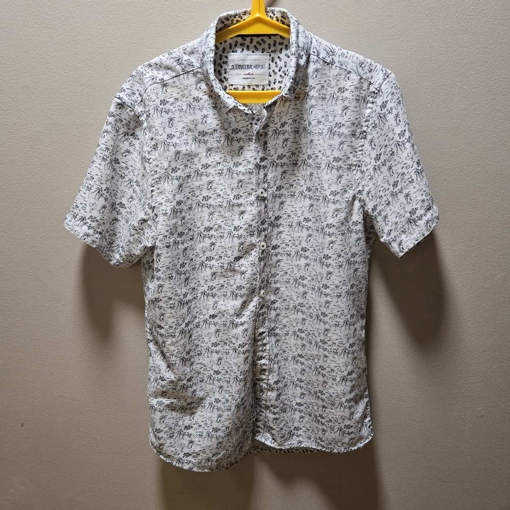 Report  Casual Button Down Shirt With Palm Trees Size M